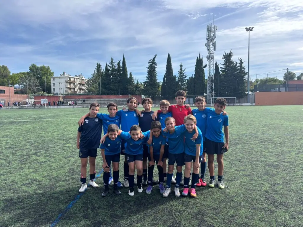Équipe U13 USTM Football après sa victoire 2-1 face à la JS Saint-Julien